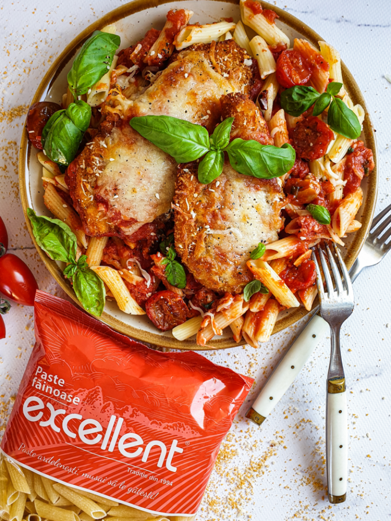 Chicken Parmesan cu Paste Excellent